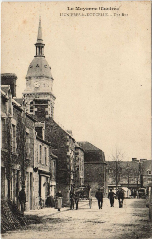 Carte postale ancienne Lingeres la dougelie - Une rue