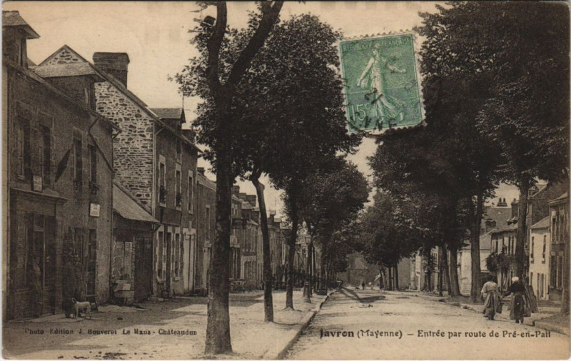 Carte postale ancienne Javron - Entree par route