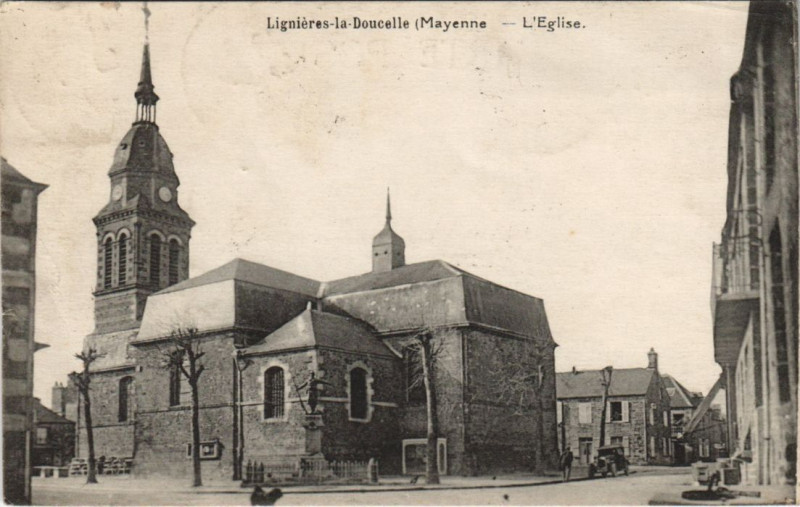 Carte postale ancienne Lingeres la dougelie - L'eglise