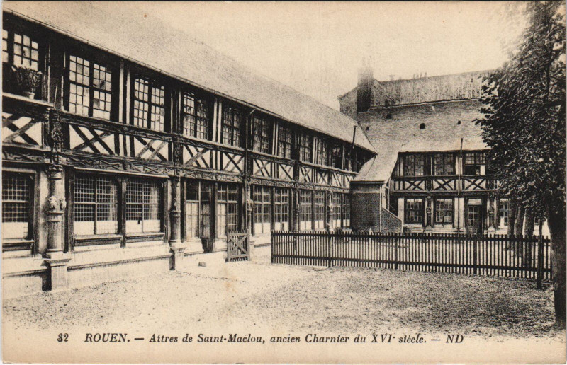 Carte postale ancienne Rouen - Attres de Saint-maclou à Rouen