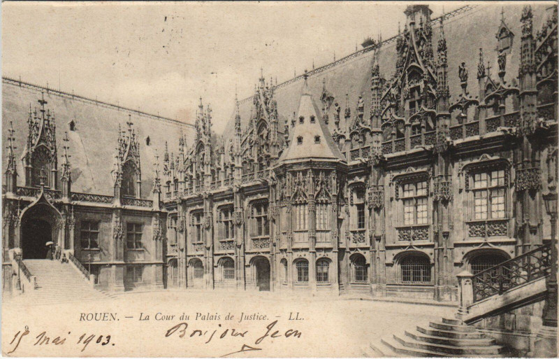 Carte postale ancienne Rouen - La cour du palais à Rouen