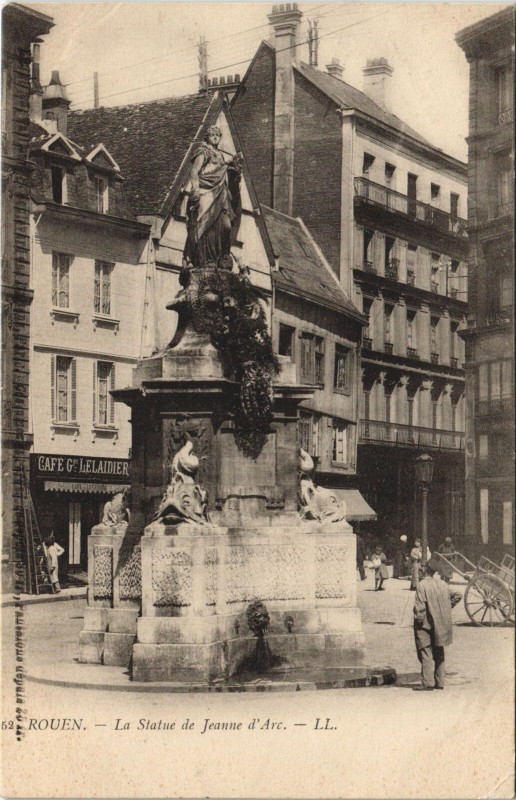 Carte postale ancienne Rouen - La statue de jeanne à Rouen