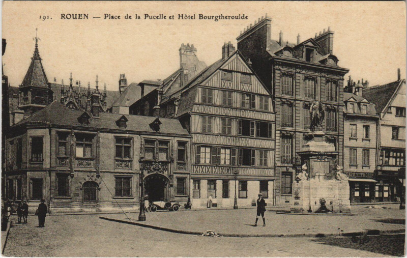 Carte postale ancienne Rouen - Place de la pucelle à Rouen