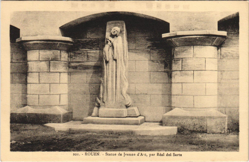 Carte postale ancienne Rouen - Statue de jeanne à Rouen