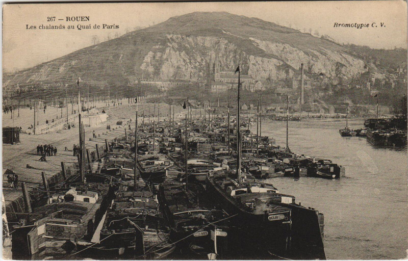 Carte postale ancienne Rouen - Les chalands au quai à Rouen