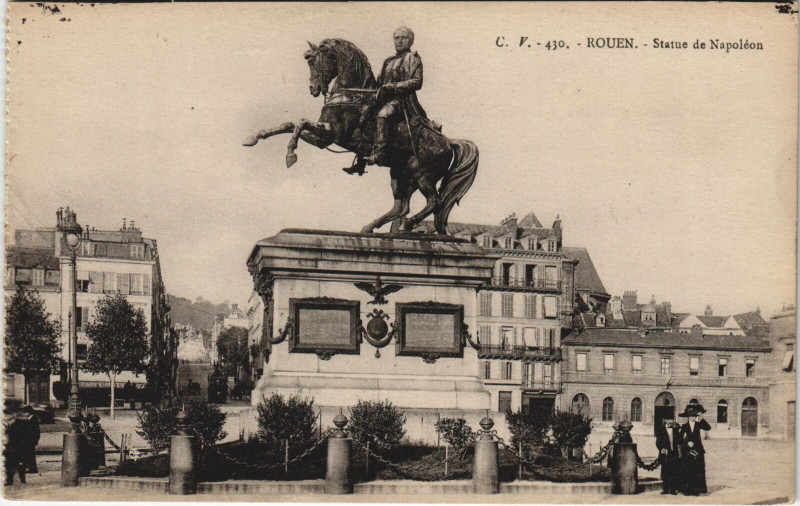 Carte postale ancienne Rouen - Statue de napoleon à Rouen
