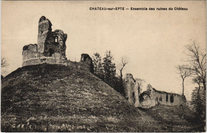 Carte postale ancienne Chateau-sur-Epte-Ensemble des ruines du Chateau