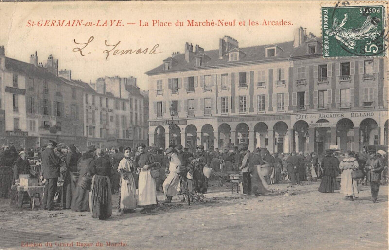 Carte postale ancienne Saint Germain En Laye La Place Du Marche Neuf Et Les Arcades à Saint-Germain-en-Laye