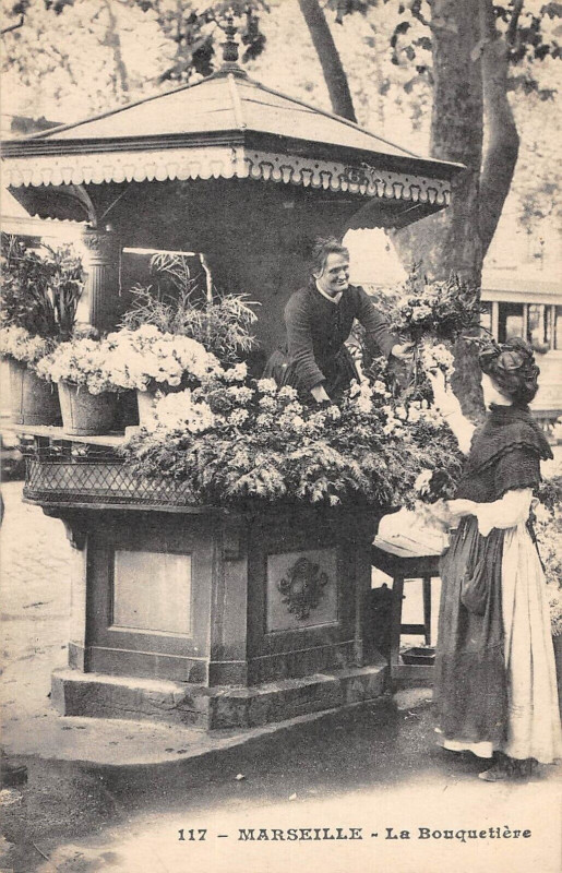 Carte postale ancienne Marseille La Bouquetiere à Marseille