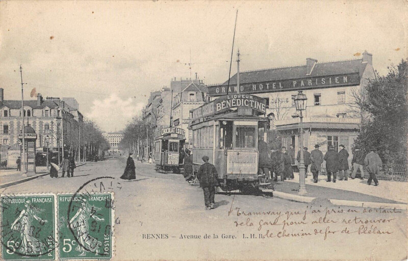 Carte postale ancienne Rennes Avenue De La Gare Tramway à Rennes