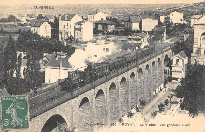 Carte postale ancienne Royat Le Viaduc - Train à Royat