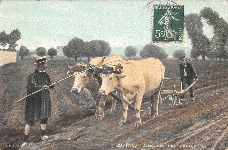 Carte postale ancienne Vichy Labourage Aux Environs - Agriculture à Vichy