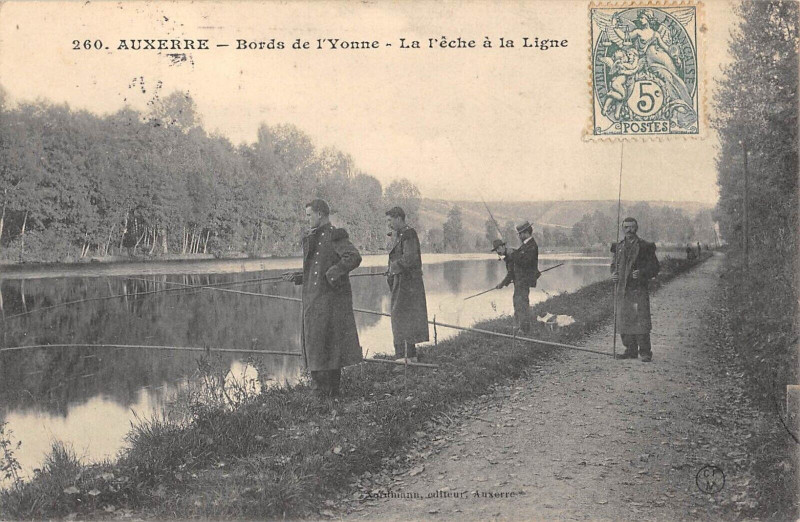 Carte postale ancienne Auxeree Bords D'Yonne La Peche A La Ligne