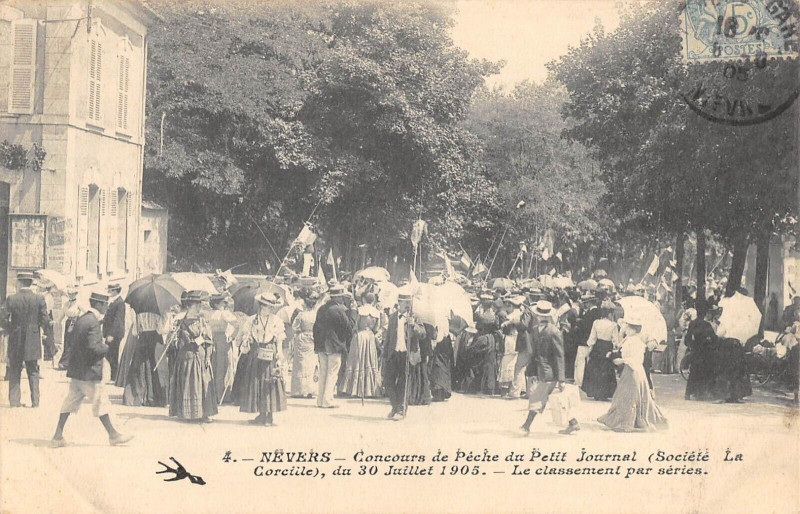 Carte postale ancienne Nevers Concours De Peche 1905 Le Classement Par Series à Nevers