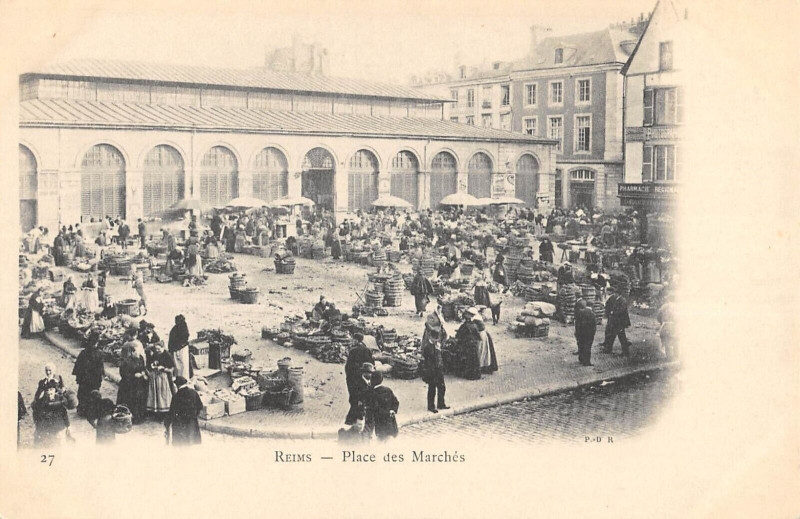 Carte postale ancienne Reims Place Des Marches à Reims