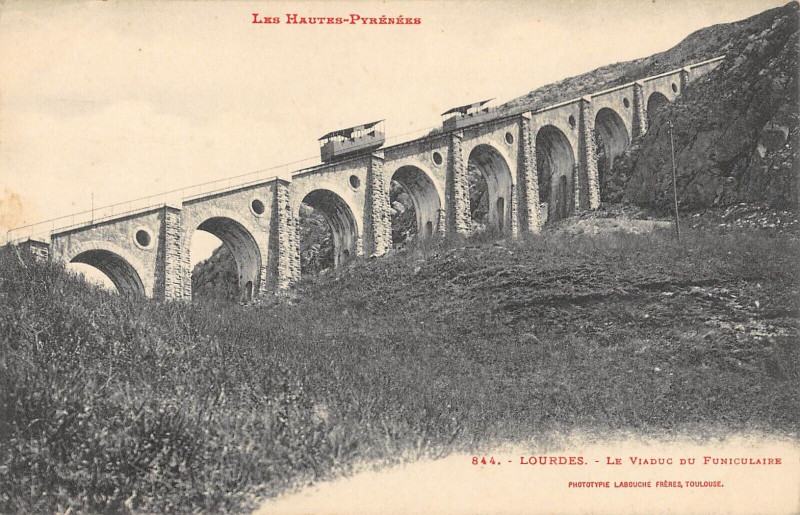 Carte postale ancienne Lourdes Le Viaduc Du Funiculaire à Lourdes