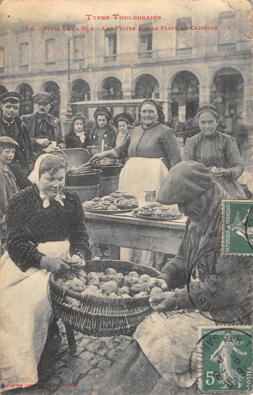 Carte postale ancienne Types Toulousains Types De La Rue Les Frites Sur La Place Du Capitole
