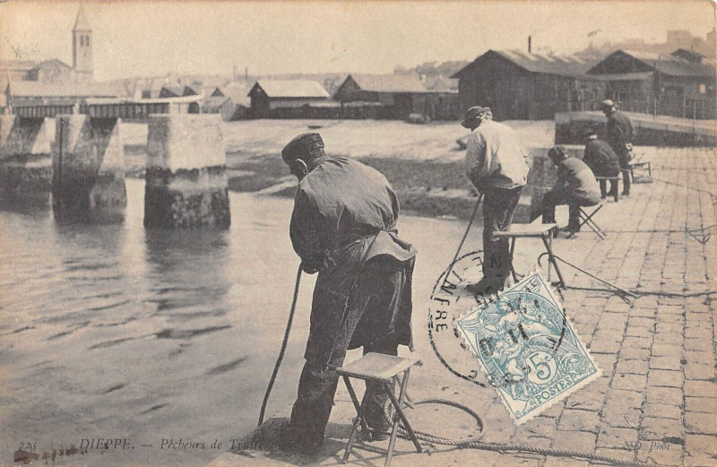 Carte postale ancienne Dieppe Pecheurs De Truites à Dieppe