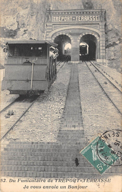 Carte postale ancienne Du Funiculaire De Treport Terrasse Je Vous Envoie Un Bonjour