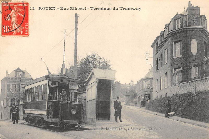 Carte postale ancienne Rouen Rue Bihorel Terminus Du Tramway à Bihorel