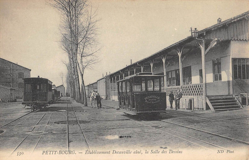 Carte postale ancienne Petit Bourg Etablissement Decauville Aine La Salle De Dessins Wagons