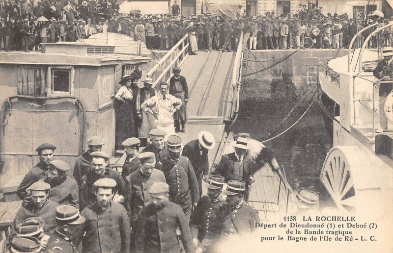 Carte postale ancienne La Rochelle Depart De Dieudonne Et Deboe De La Bande Tragique Pour Le Bag à La Rochelle