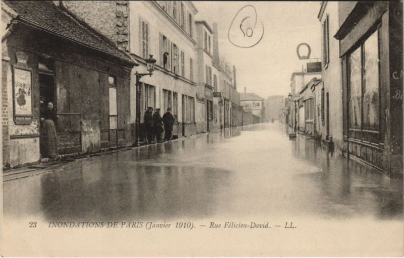 Carte postale ancienne Inondations de Paris (Janvier 1910) - Rue Félicien-David à Paris 16e
