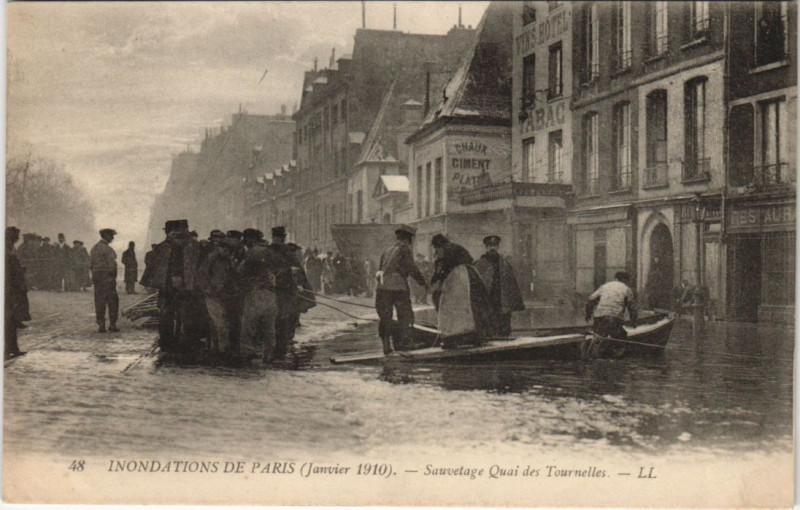 Carte postale ancienne Inondation 1900 Paris Quai des Tournelles Sauvetage France