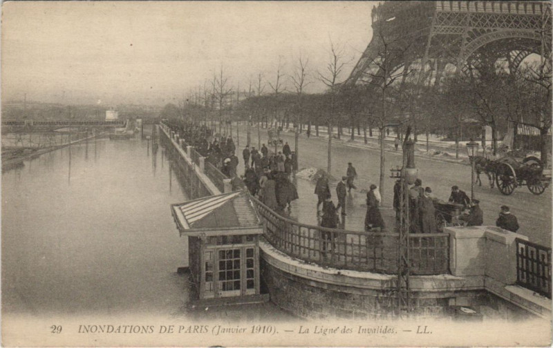 Carte postale ancienne Inondation 1900 Paris Ligne des Invalides France