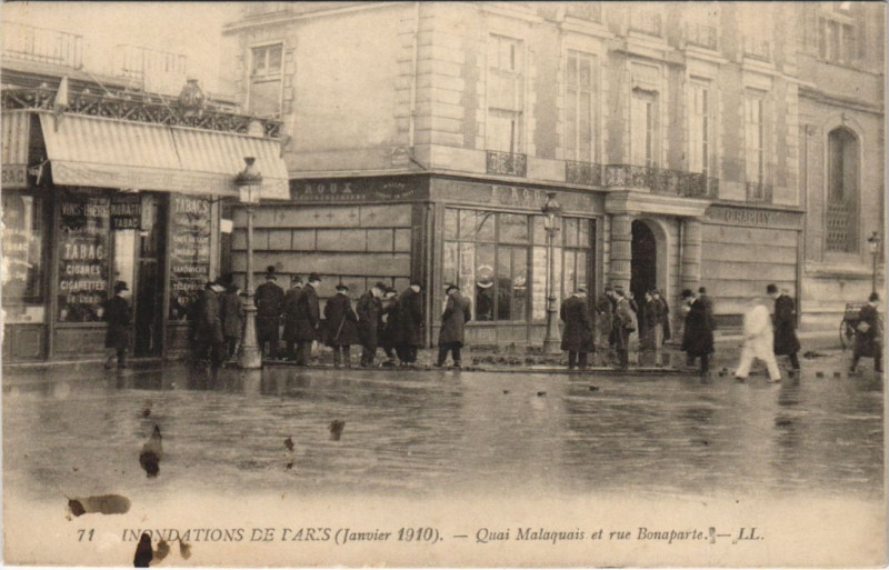Carte postale ancienne Inondation 1900 Paris Quai Malaquais Rue Bonaparte France