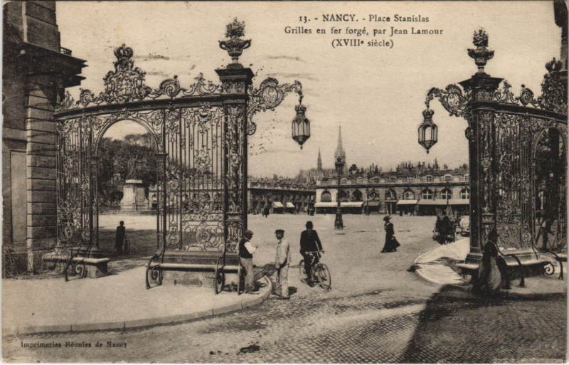 Carte postale ancienne Nancy Place Stanislas à Nancy