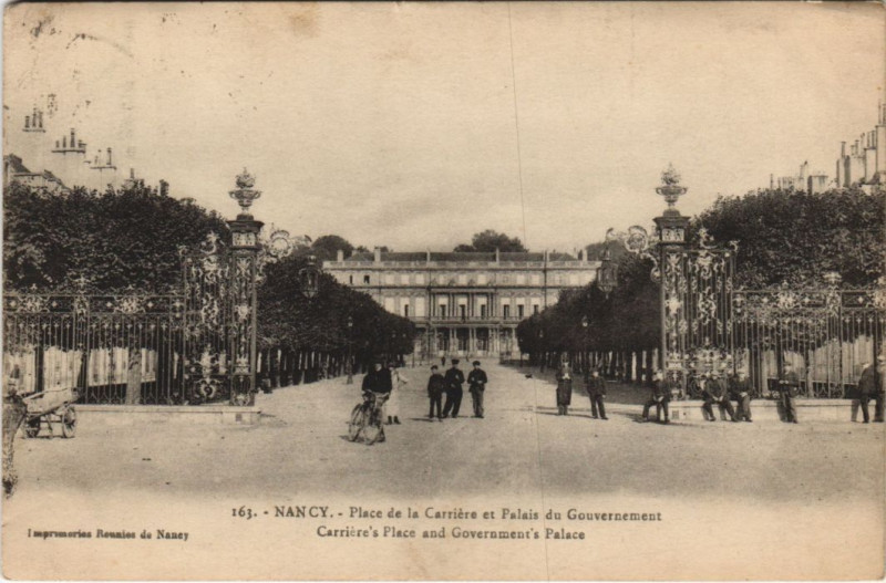 Carte postale ancienne Nancy Place de la Carriere à Nancy