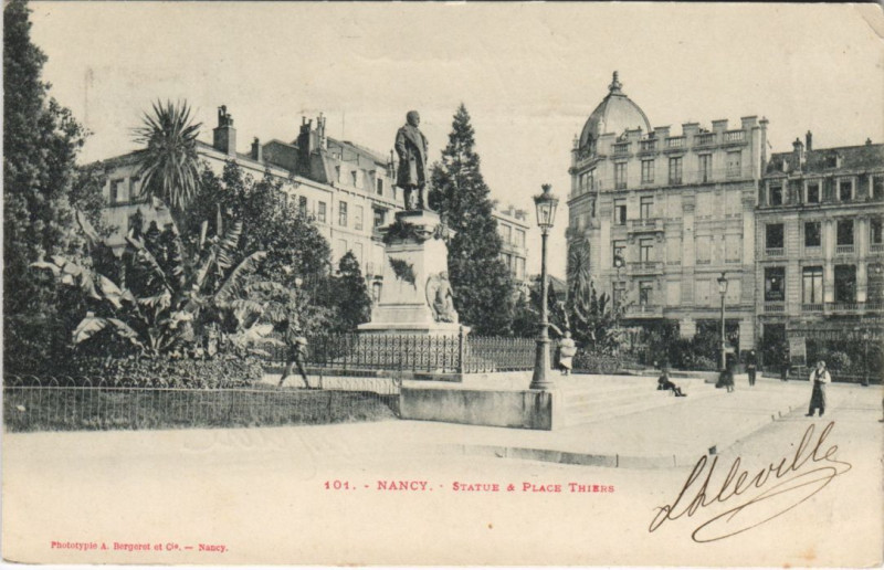 Carte postale ancienne Nancy Statue et Place Thiers à Nancy