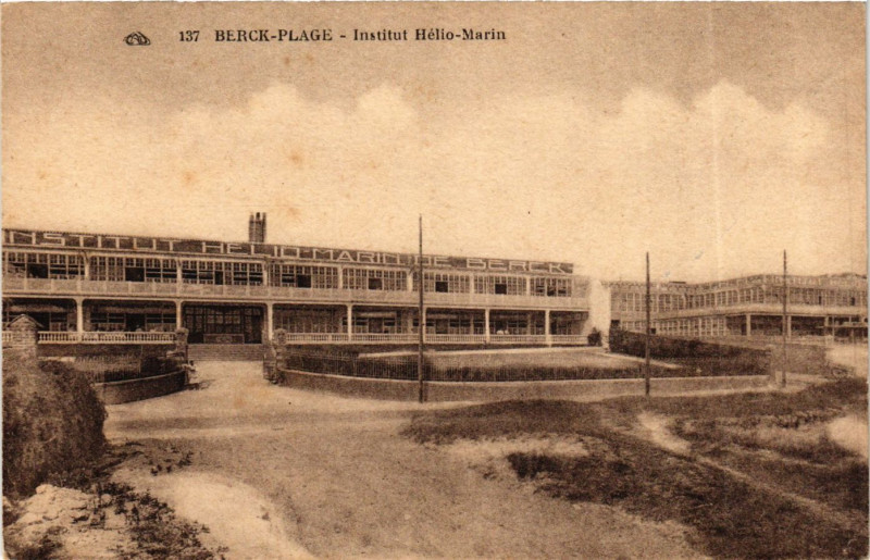 Carte postale ancienne Berck Plage Institut Helio Marin à Berck