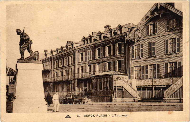 Carte postale ancienne Berck Plage Entonnoir à Berck