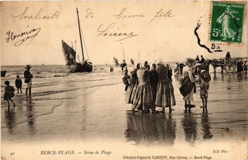 Carte postale ancienne Berck Plage Scene de Plage à Berck
