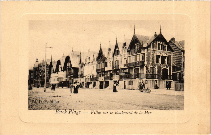 Carte postale ancienne Berck Plage Villas sur le Boulevard de la Mer à Berck