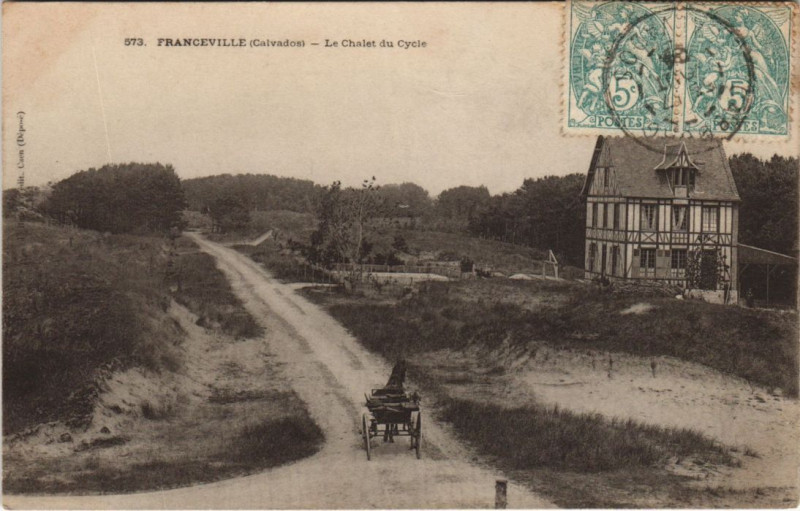 Carte postale ancienne Merville-Franceville-Plage Le Chalet du Cycle à Merville-Franceville-Plage