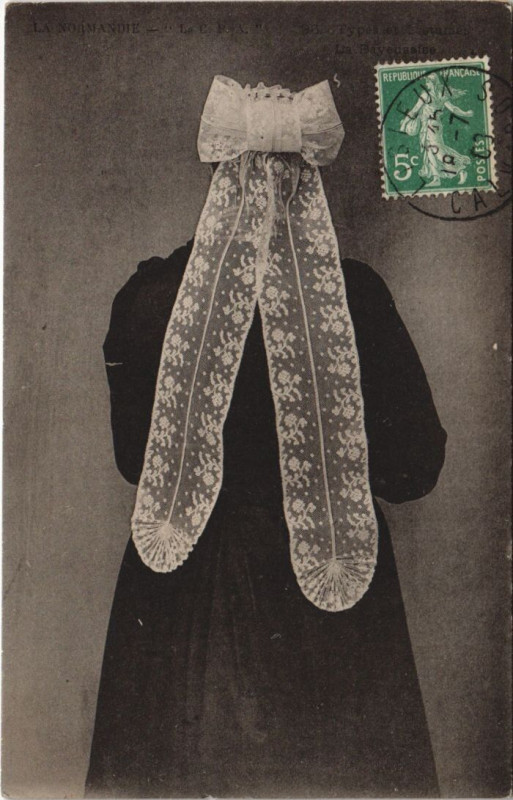 Carte postale ancienne Bayeux Types et Costumes - La Bayeudaise à Bayeux