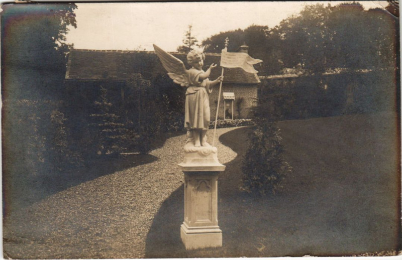Carte postale ancienne Lisieux Statue à Lisieux