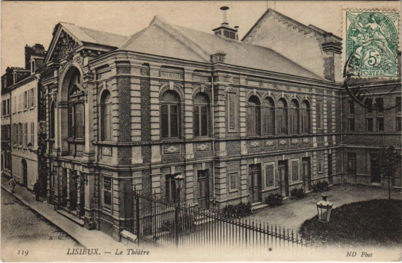 Carte postale ancienne Lisieux Le Theatre à Lisieux