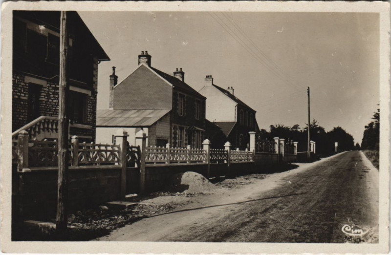 Carte postale ancienne Sainte-Mere-Eglise Rue de la mer Quartier Neuf