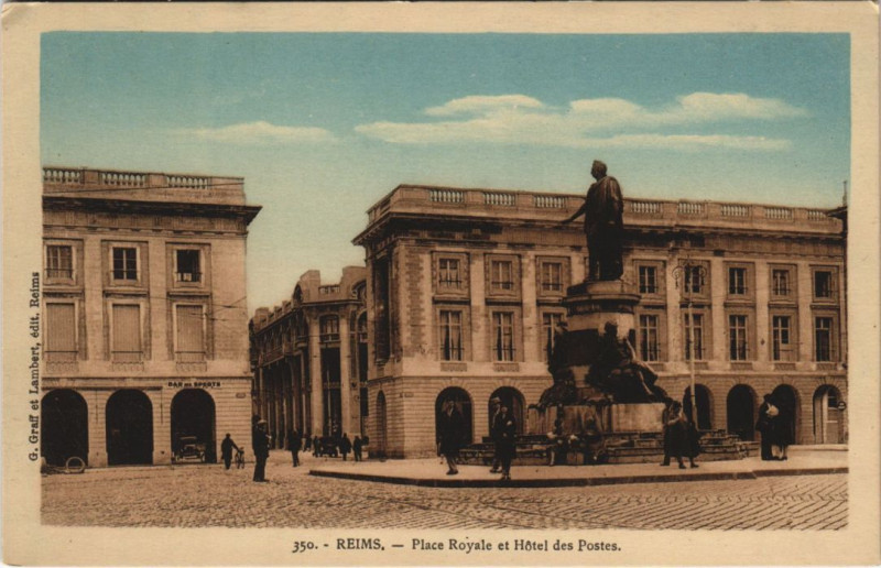 Carte postale ancienne Reims Place Royale Hotel des Postes à Reims