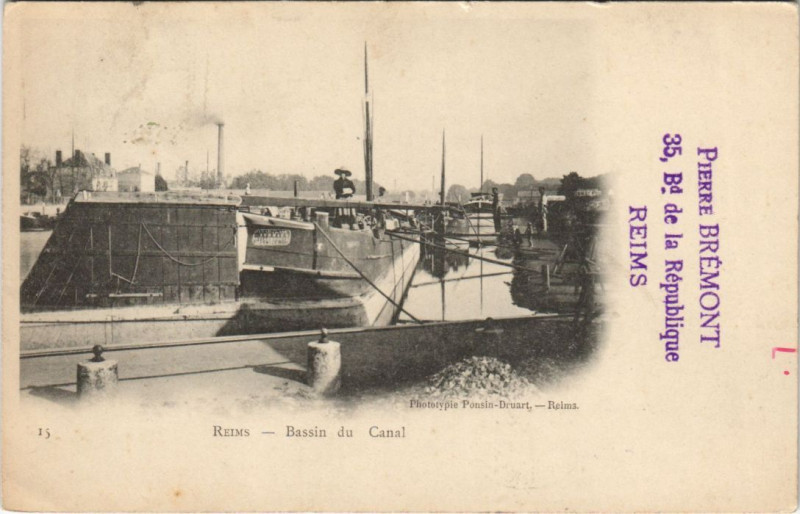 Carte postale ancienne Reims Bassin du Canal à Reims