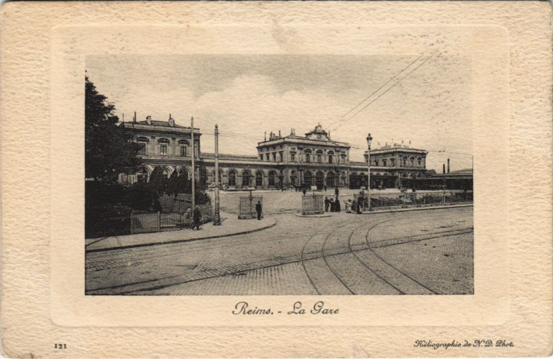 Carte postale ancienne Reims la Gare à Reims