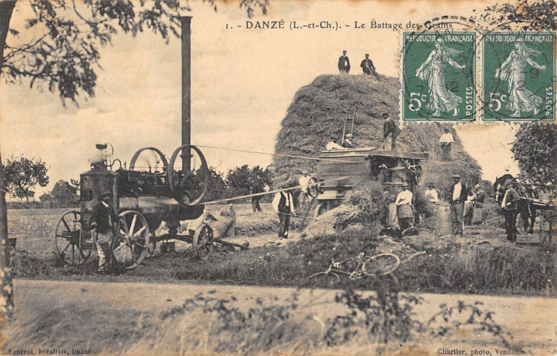 Carte postale ancienne Danze Le Battage Des Grains - Agriculture