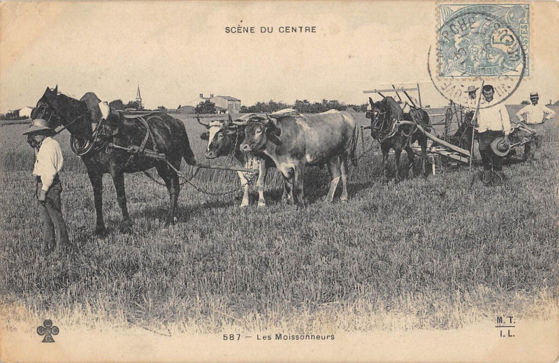 Carte postale ancienne Scene Du Centre Les Moissonneurs - Agriculture