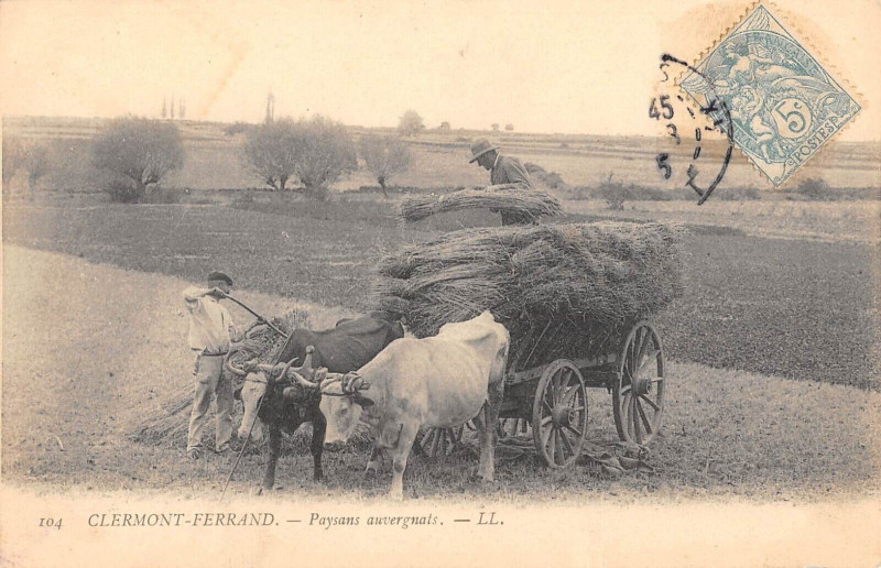 Carte postale ancienne Clermont Ferrand Paysans Auvergnats - Agriculture à Clermont-Ferrand