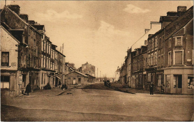 Carte postale ancienne La Haye-du-Puits Rue Emile-Poirier à La Haye