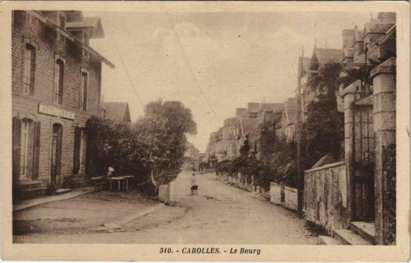 Carte postale ancienne Carolles Le Bourg à Carolles